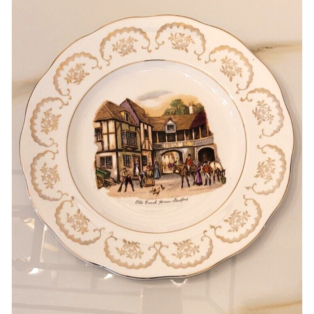 OLD COACH HOUSE STRATFORD FINE ENGLISH BONE CHINA 22 Ct GOLD PLATE DECOR LIVING
